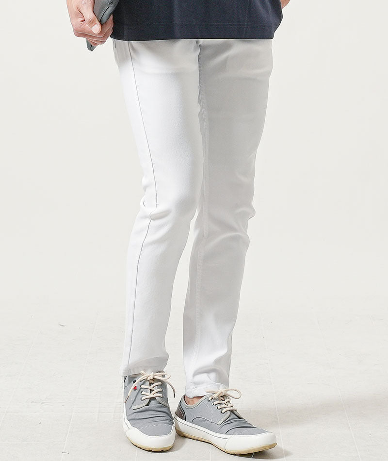 がっちり体型30代メンズ夏コーデ3点セット　黒半袖Tシャツ×ネイビー半袖Tシャツ×白ストレッチチノパンツ