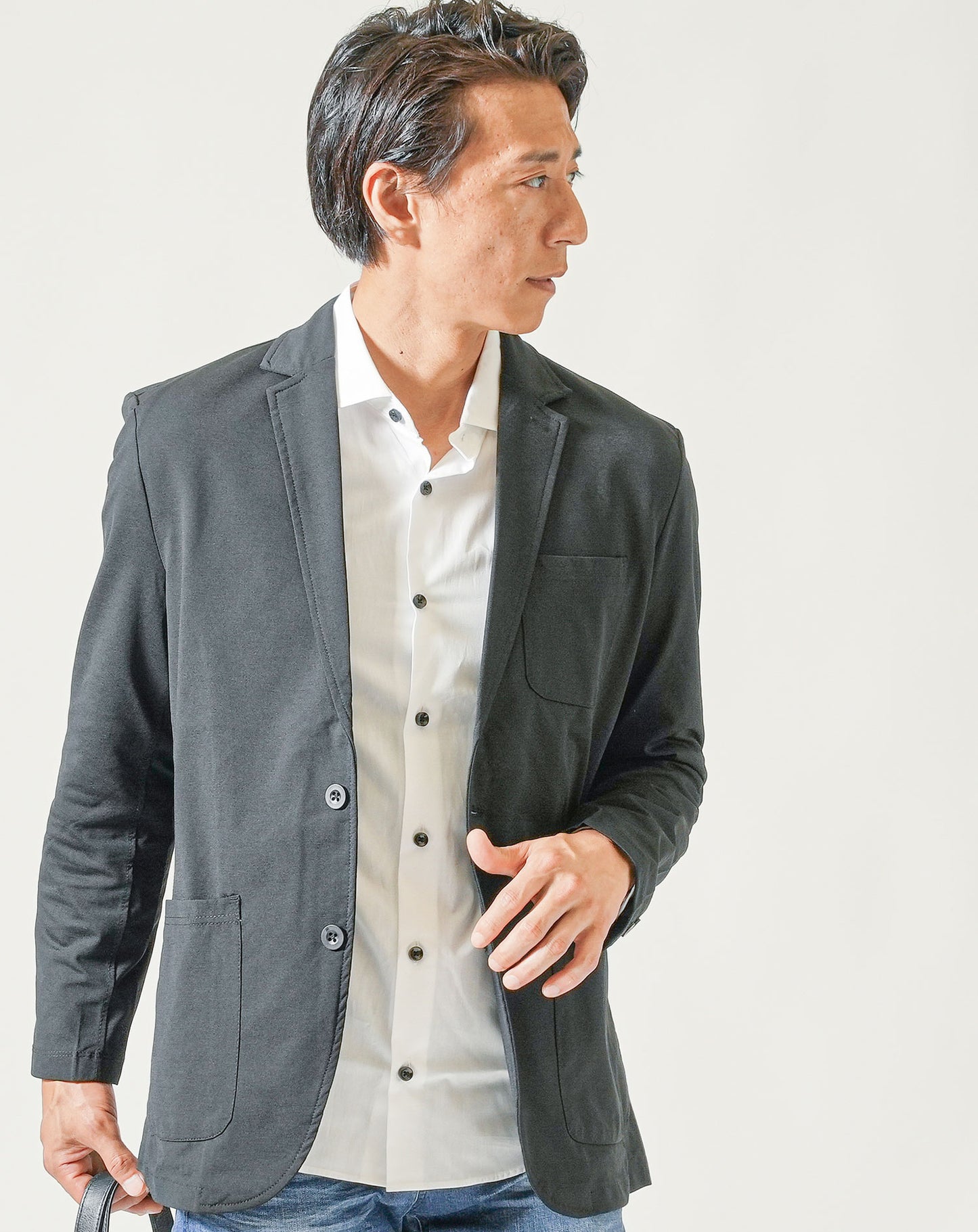 40代メンズ3点コーデセット　黒長袖テーラードジャケット×白長袖シャツ×ダークブルーストレッチデニムパンツ 日本製
