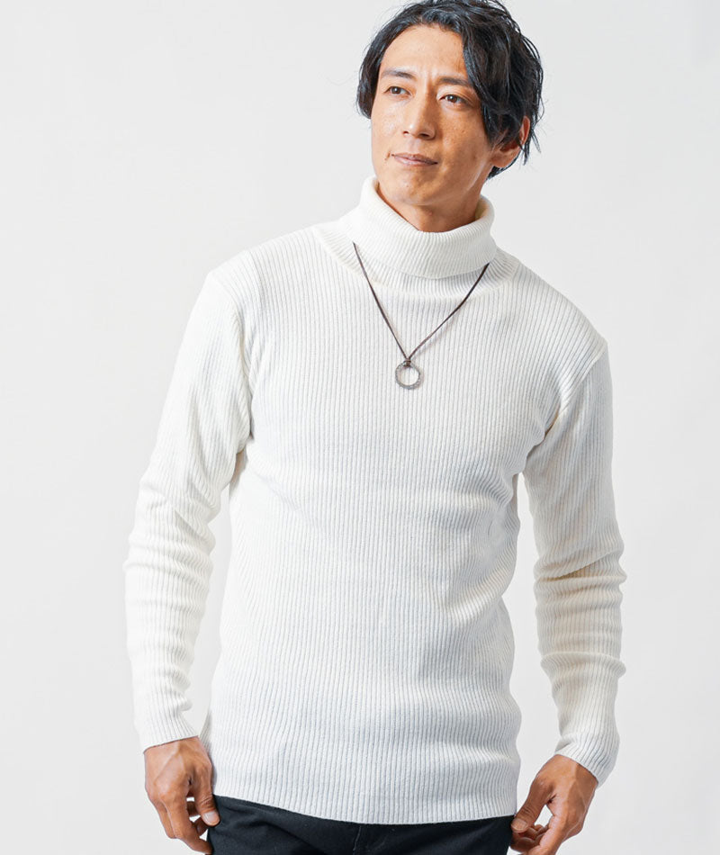 40代メンズ冬のトップス3点コーデセット　グレーダウンジャケット×白タートルネックニット×黒長袖Tシャツ