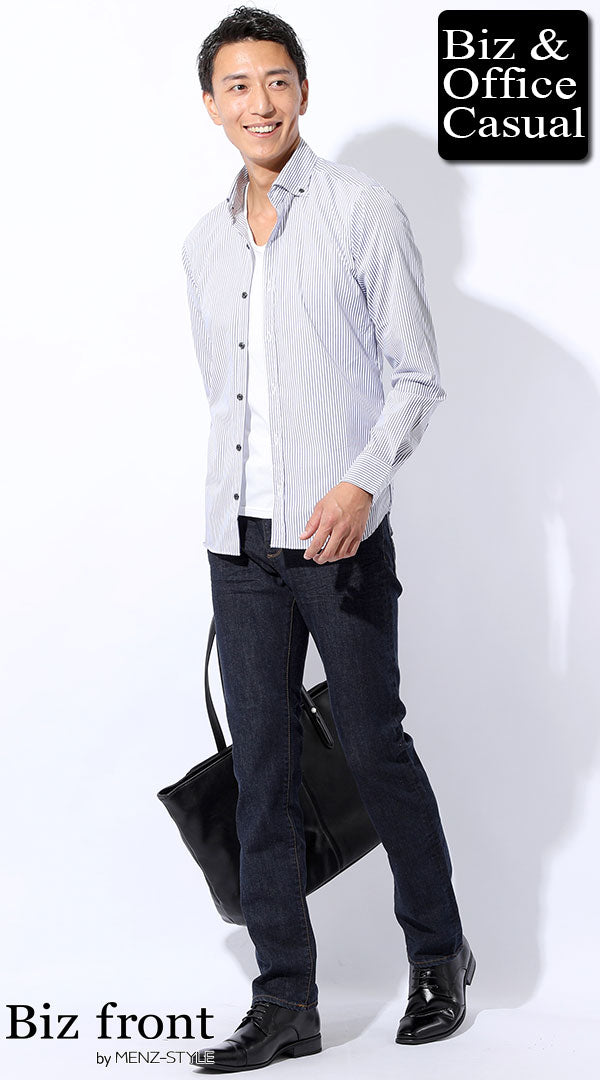 コーディネート例 形態安定ストライプシャツ×丸首半袖白カットソー×デニムパンツ
