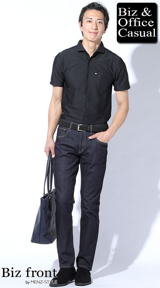 シャツ型黒ポロシャツ×スリムデニムパンツ×黒編み込みベルト　biz21ss_4606