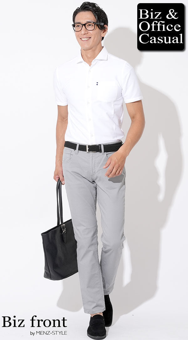 コーディネート例 白ワイシャツ型半袖ポロシャツ×グレーストレッチチノパン