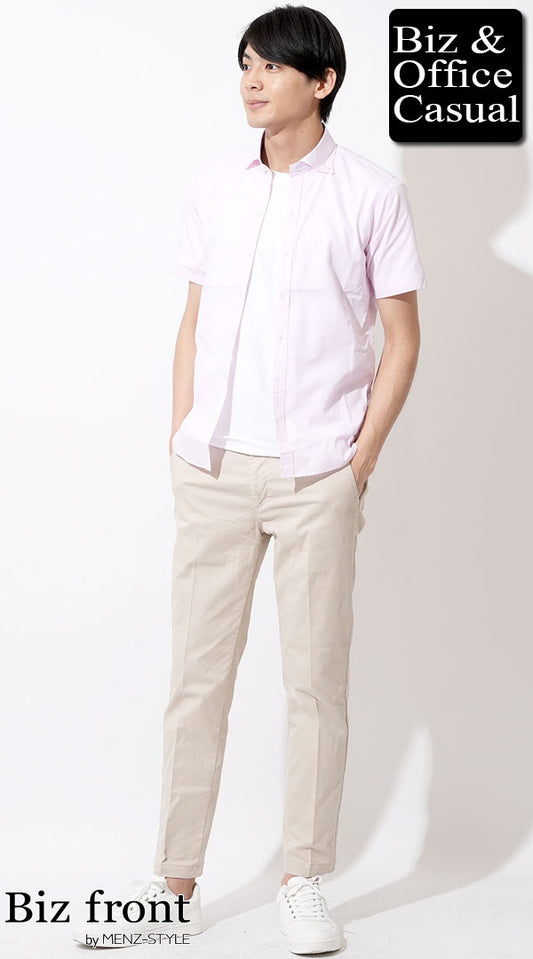 【20代】半袖ピンクシャツ×白半袖Tシャツ×オフホワイトテーパードスラックスチノパン　biz23ss0894