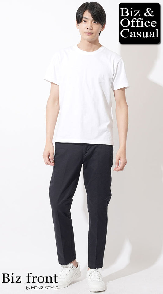 【20代】白半袖Tシャツ×黒テーパードスラックスチノパン　biz23ss0972