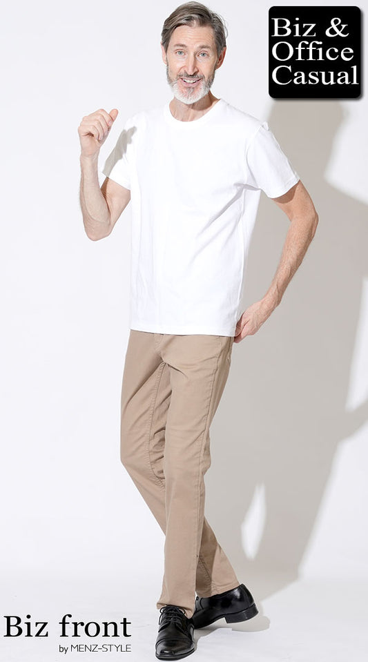 【60代】白丸首半袖Tシャツ×ベージュチノパン×黒革靴　biz23ss1405
