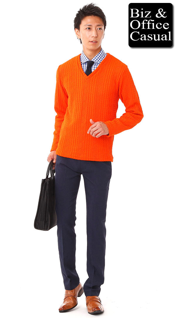 オレンジニットセーター×ブルーギンガムチェックシャツ×ネイビースラックス　biz14ss_8251