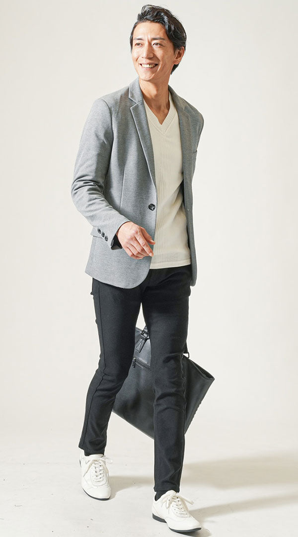 40代メンズ冬服全身3点コーデセット　グレーテーラードジャケット×白Vネック長袖Ｔシャツ×黒スリムチノパンツ