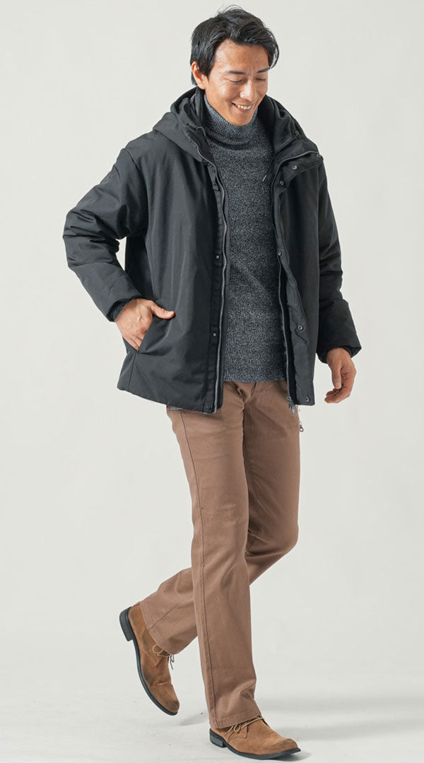 黒中綿ダウンジャケット グレータートルネックニット ベージュ