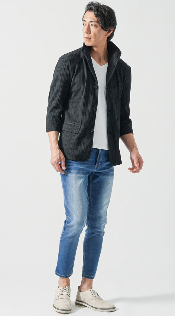 黒スタンドカラー7分袖ジャケット　白半袖VネックTシャツ　ブルーアンクルデニムパンツ　グレーシューズ　snp_or0442