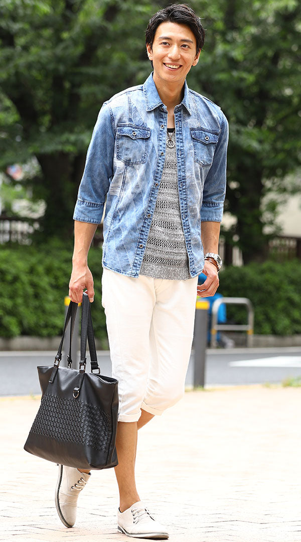 サックスデニムシャツ グレーニットソー 白クロップドパンツ