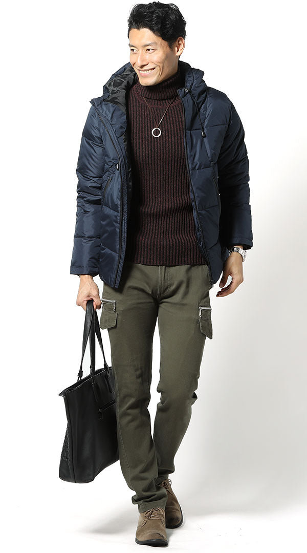 ネイビージャケット ワインタートルネックニット オリーブパンツ