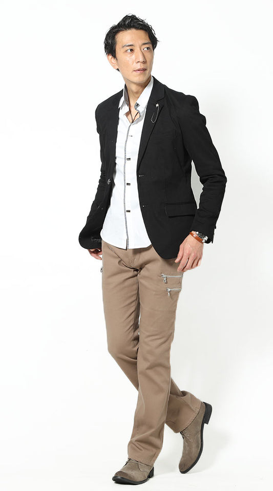 黒テーラードジャケット　白デザイン長袖シャツ　ベージュパンツ　snp_is0505