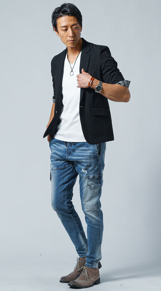 黒５分袖ジャケット　白Tシャツ　ブルーデニムカーゴパンツ　snp_lr2235