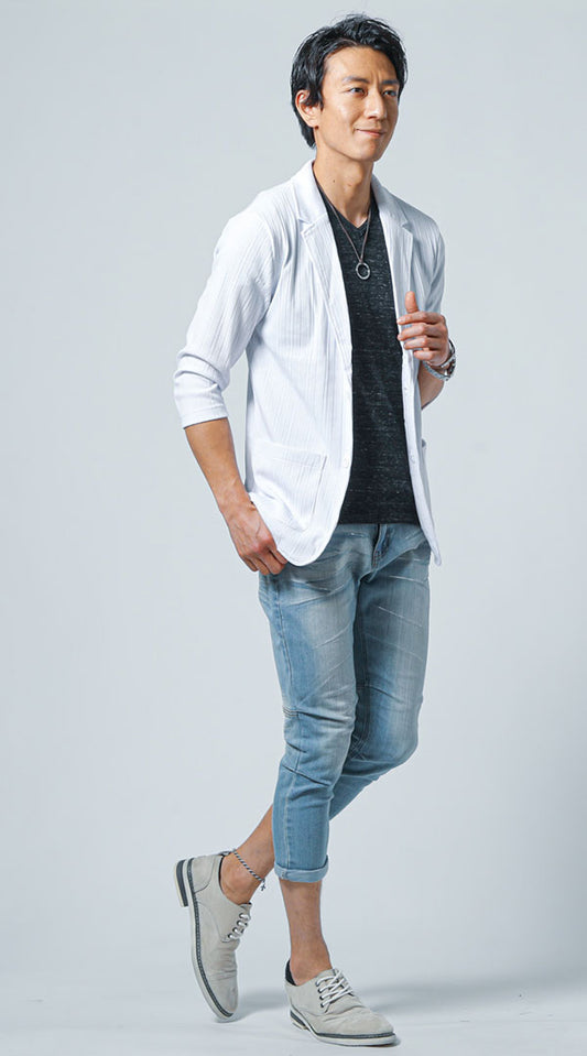 白ジャケット　黒Tシャツ　ブルーデニムパンツ　snp_lr1269