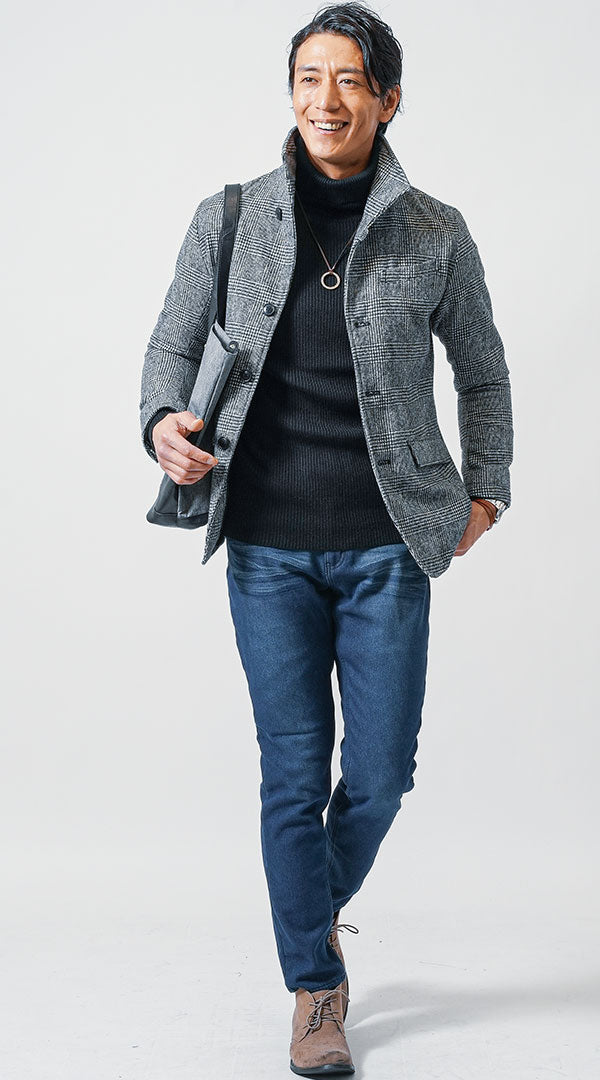グレンチェックジャケット　黒タートルネックニット　インディゴデニムパンツ　メンズ コーデ 40代 50代 男性 冬 に合う おすすめ 着こなし おしゃれ かっこいい 人気