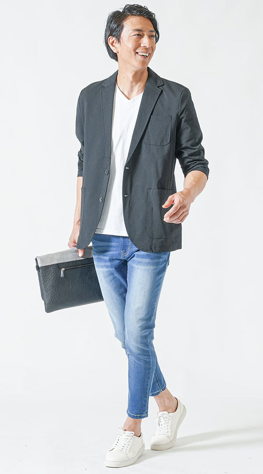 黒ジャケット　白VネックTシャツ　ブルーデニムパンツ　snp_nu1201