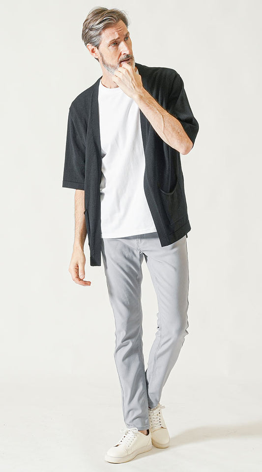【60代】黒カーディガン　白半袖Tシャツ　グレーテーパードパンツ　snp_nw0990