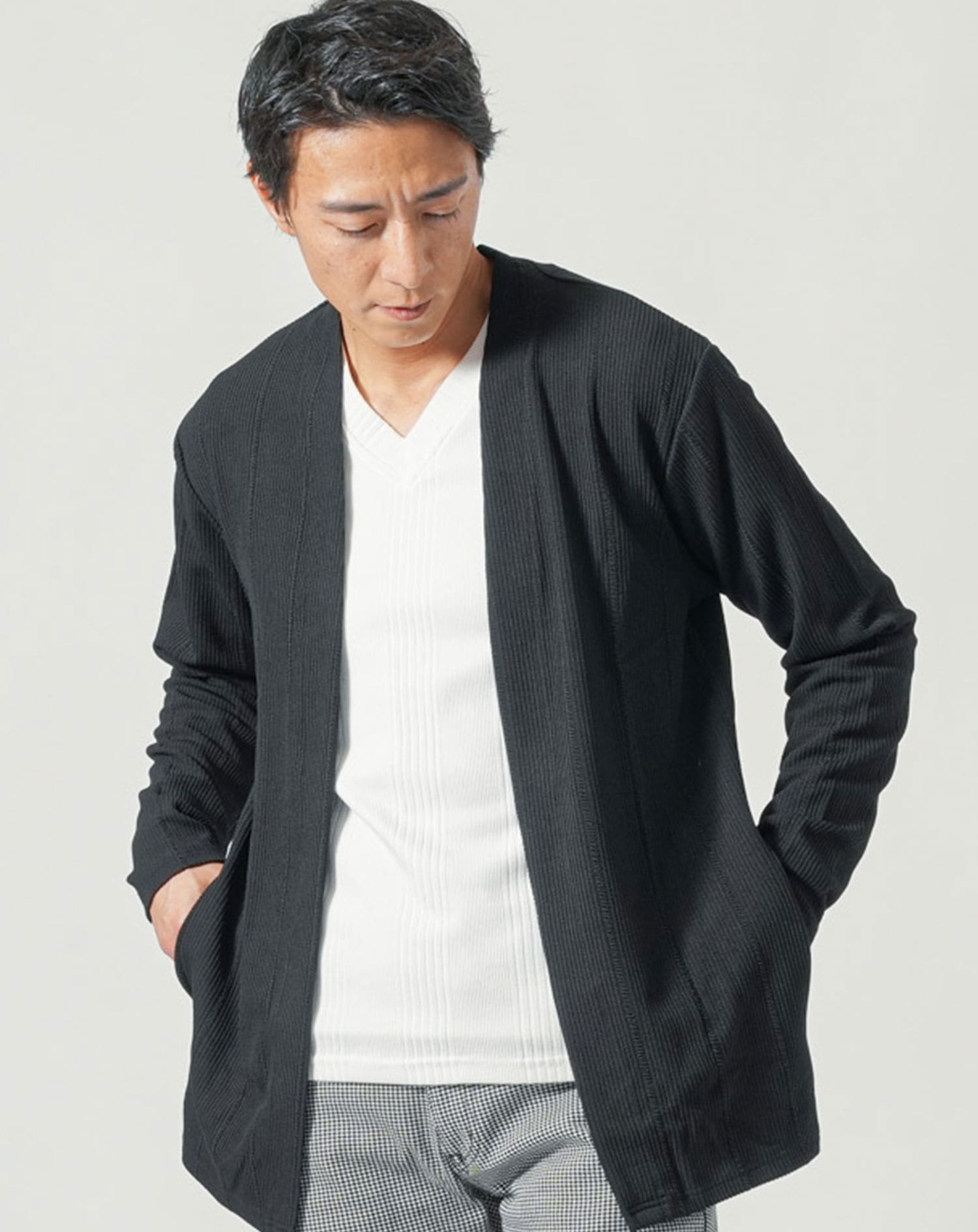 透かし編みボタンレス長袖ニットカーディガン