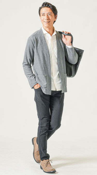 左右ともに　メンズの秋服コーデのコツ②色使いをシンプルにまとめる