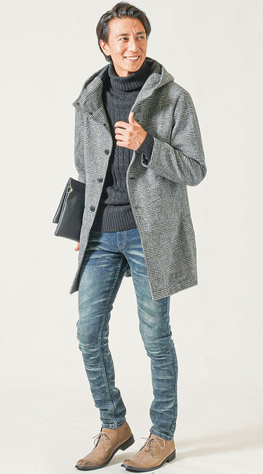 インナーに黒を使った50代男性におすすめのちょいワルファッションコーディネート例