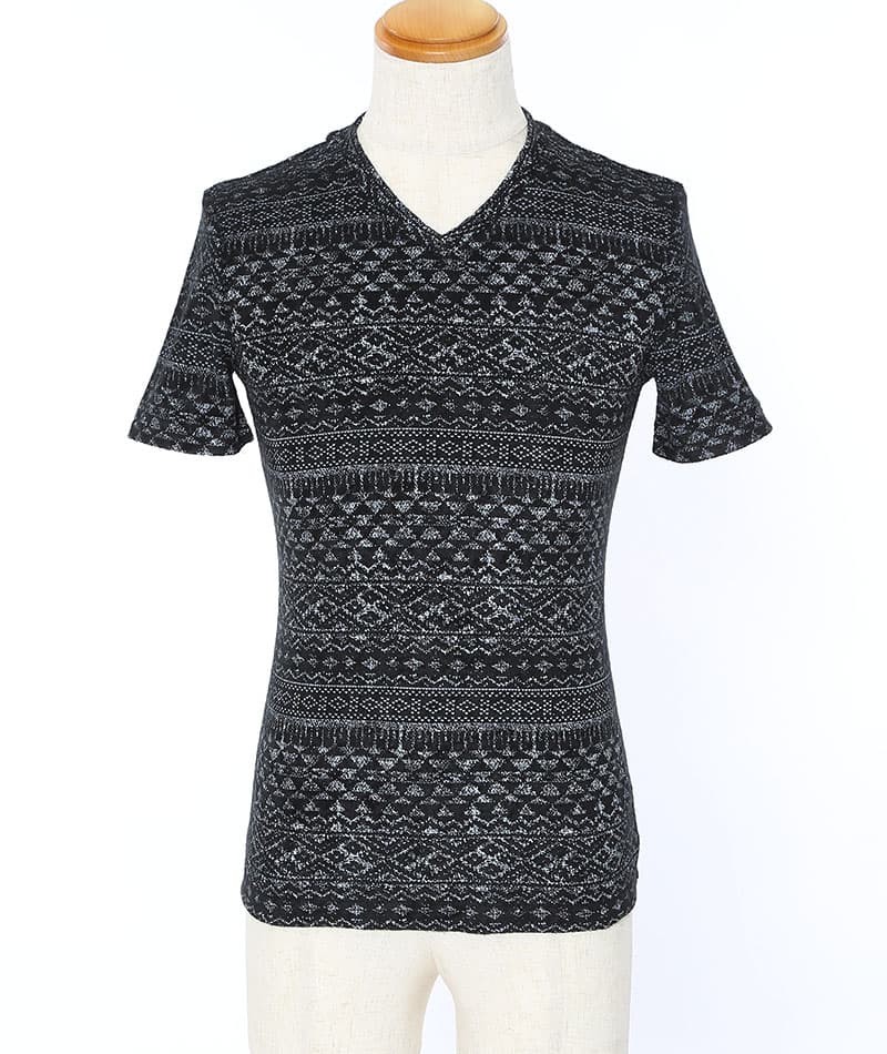 ジャガードデザインVネックTシャツ