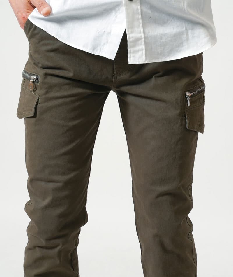 ジップ付きストレッチテーパードカーゴパンツ