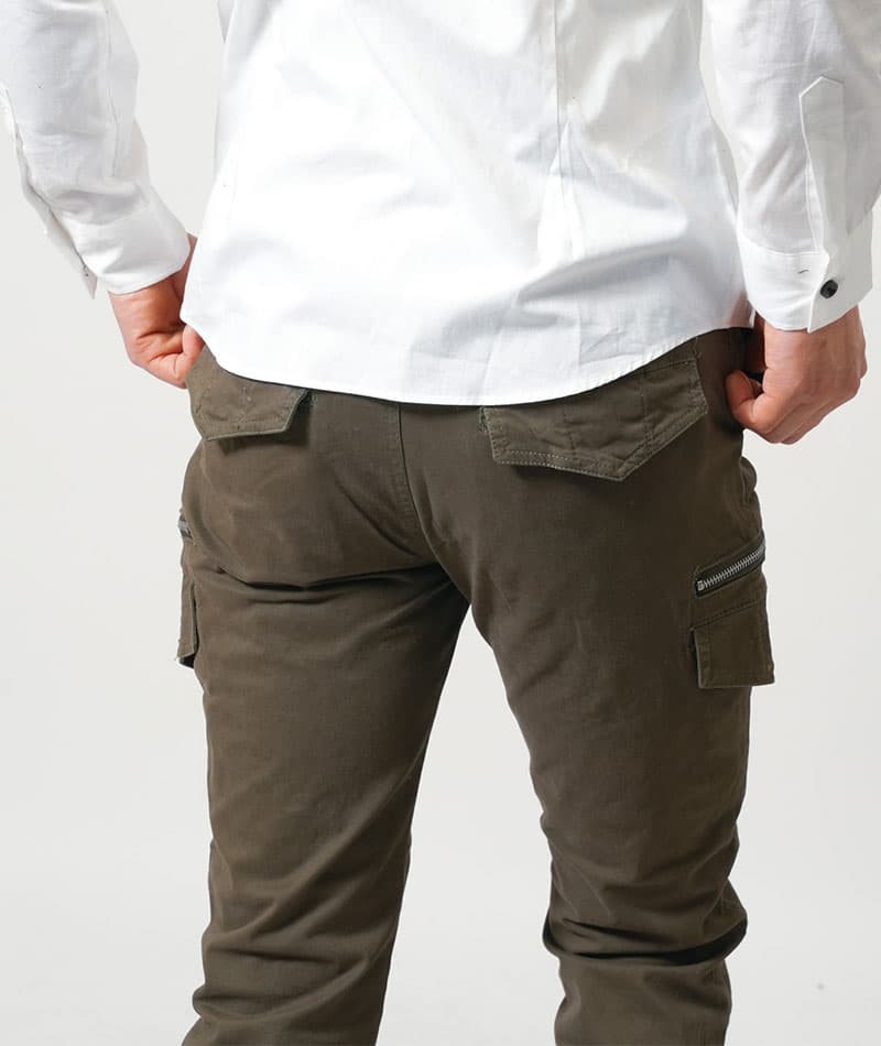 ジップ付きストレッチテーパードカーゴパンツ