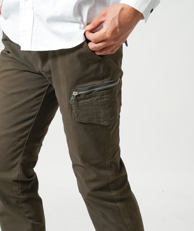 ジップ付きストレッチテーパードカーゴパンツ