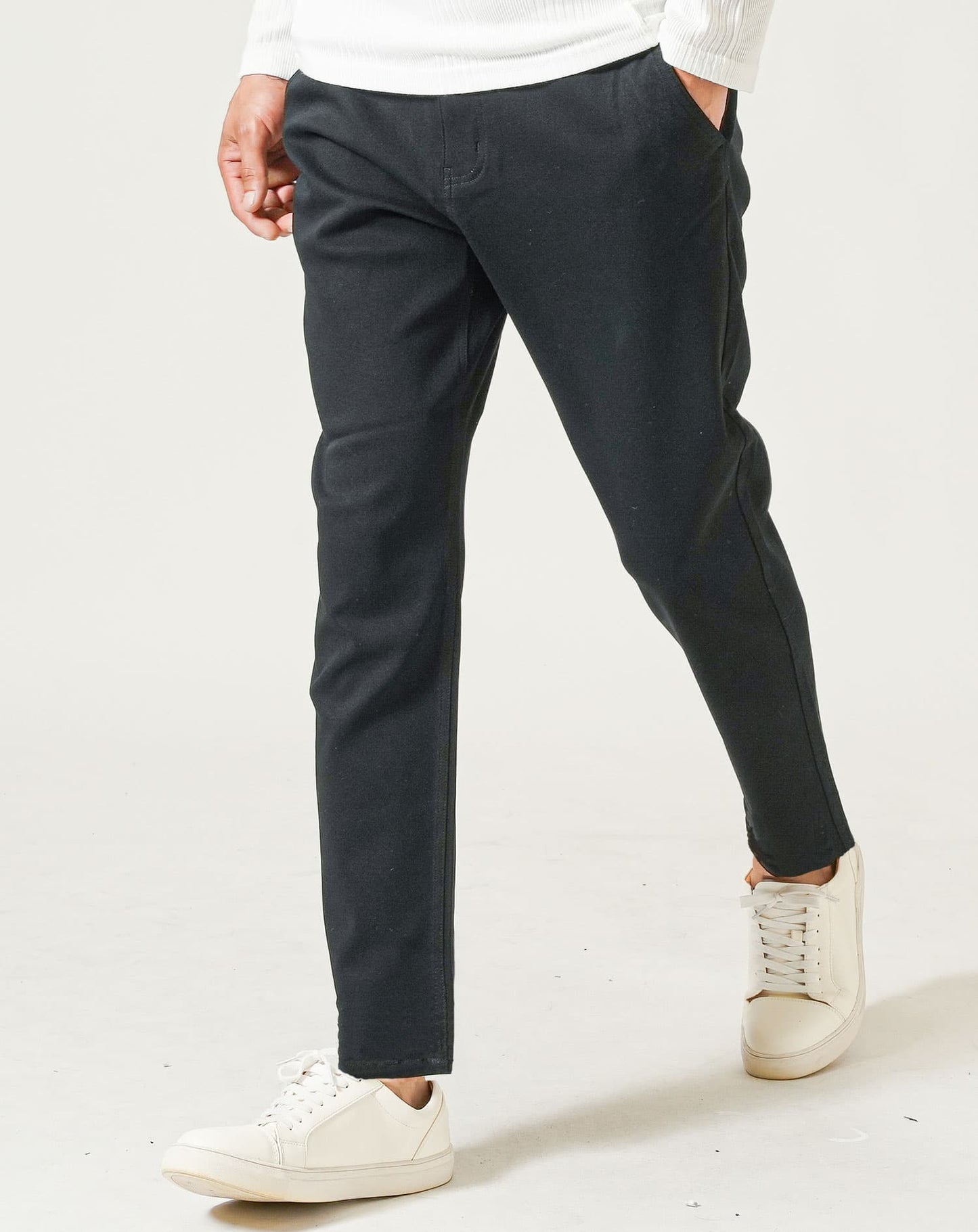 厚手生地ストレッチテーパードチノパンツ