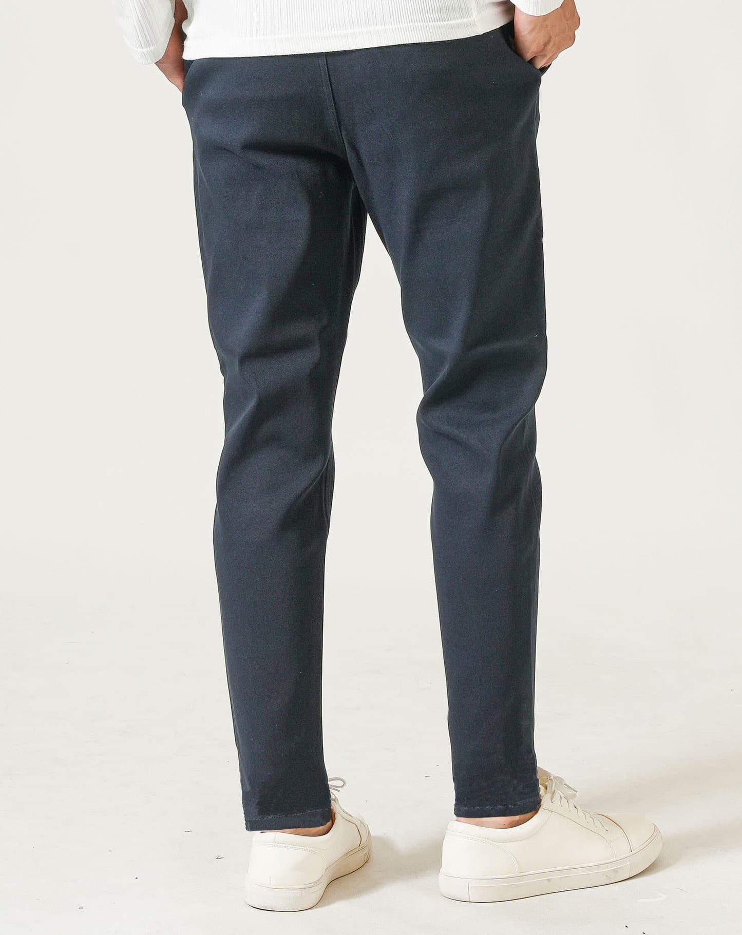 厚手生地ストレッチテーパードチノパンツ