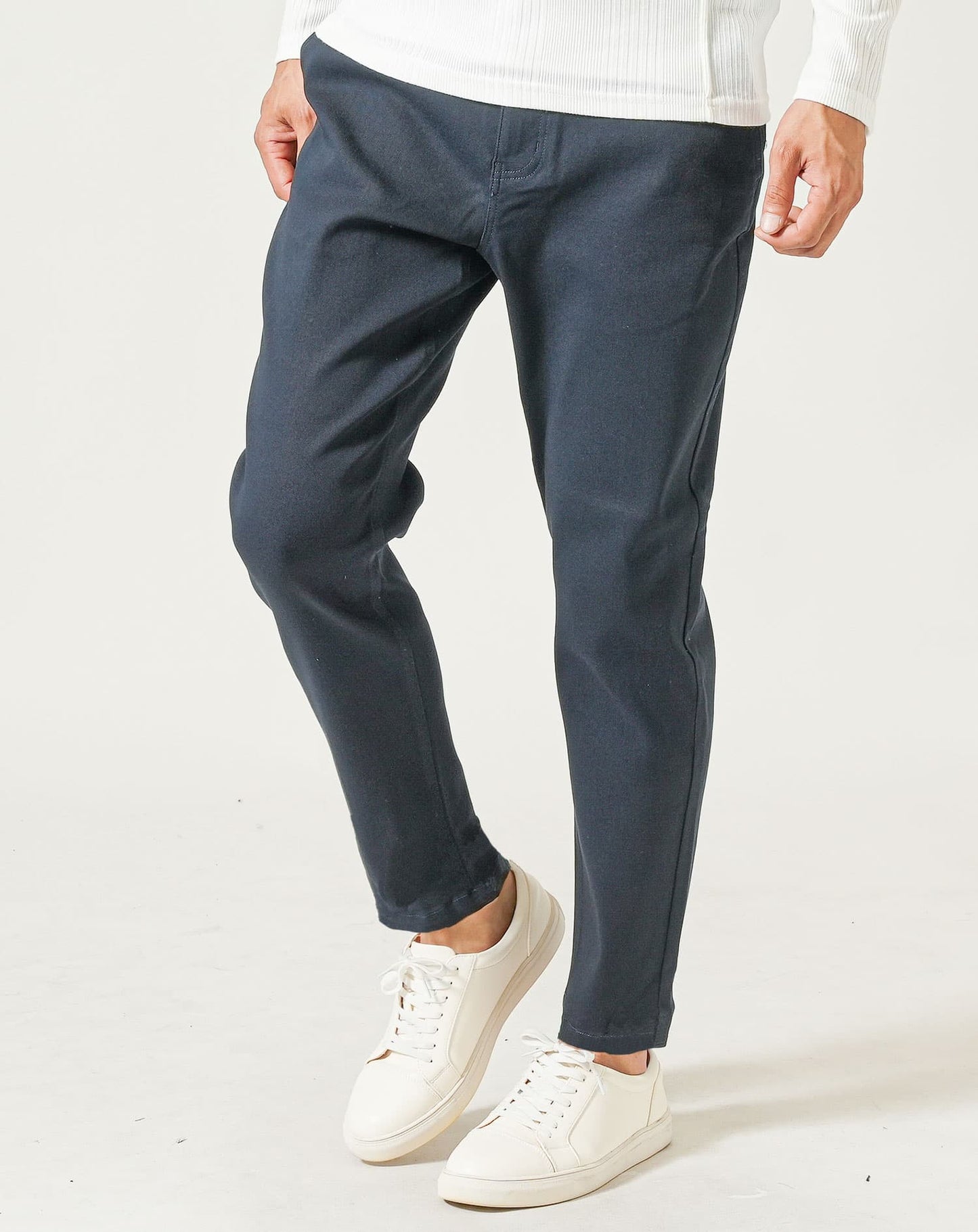 厚手生地ストレッチテーパードチノパンツ