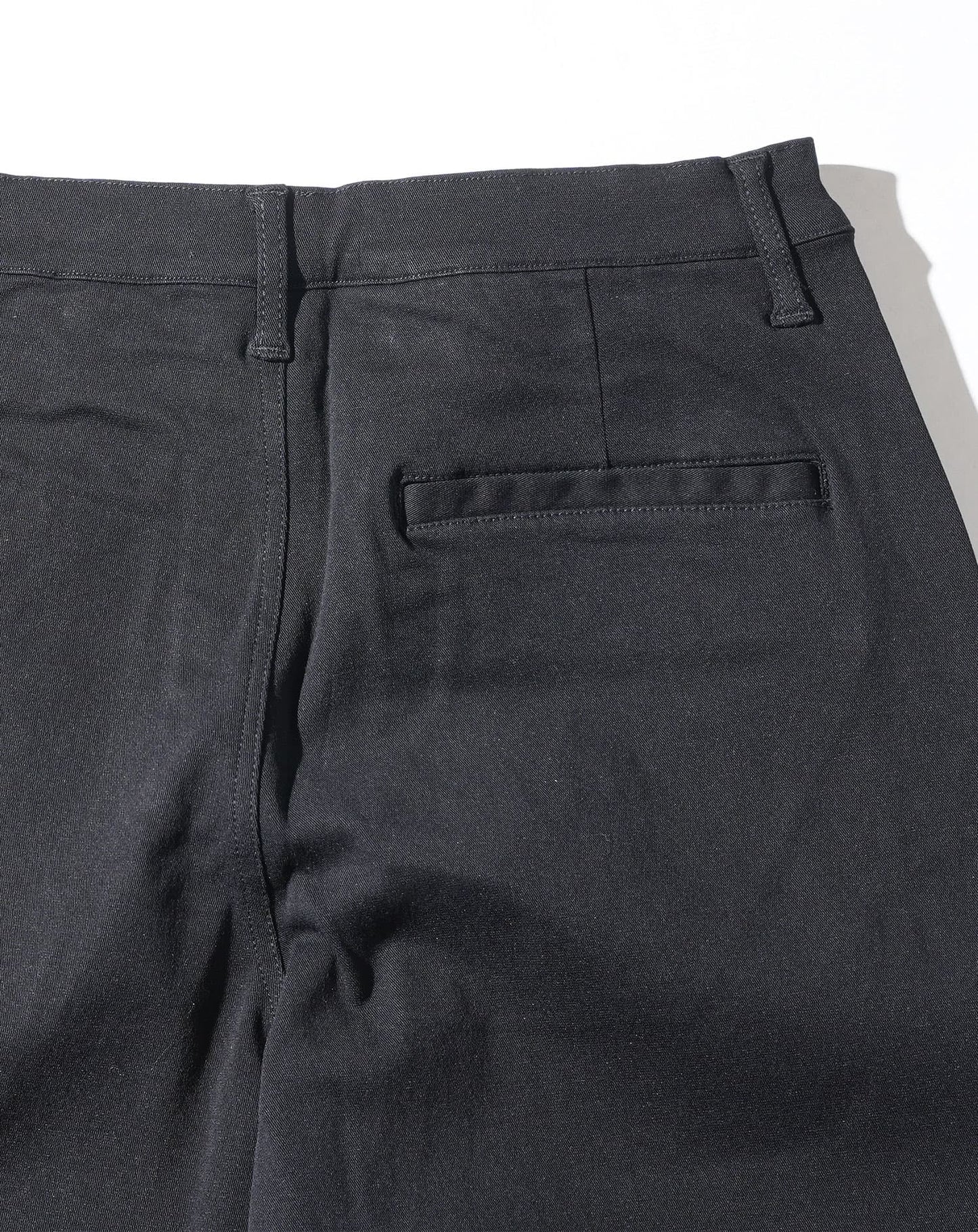 厚手生地ストレッチテーパードチノパンツ