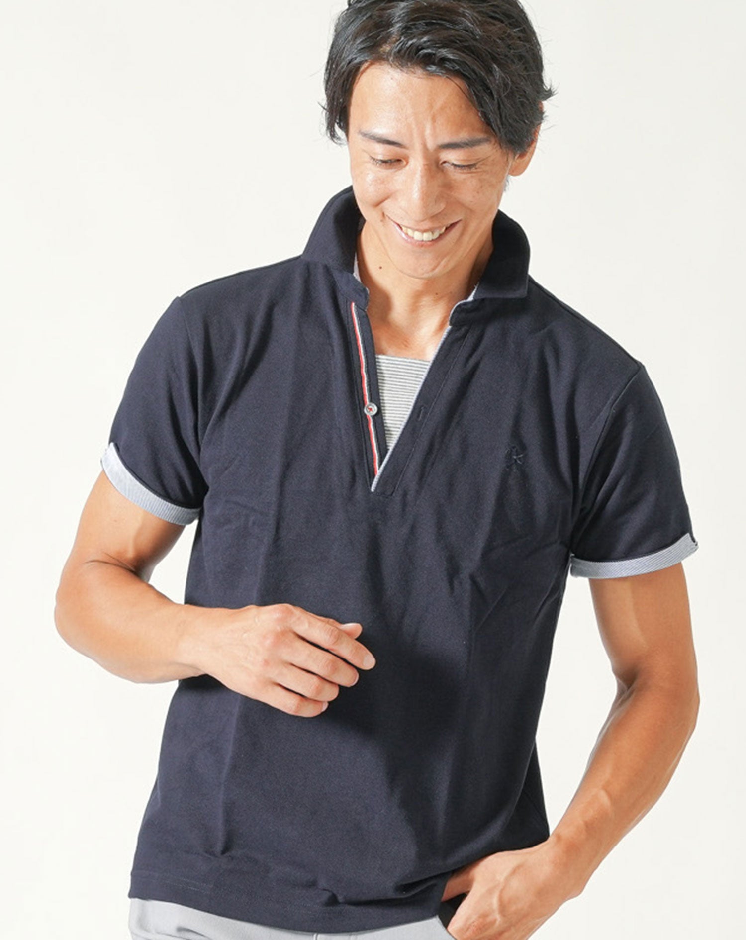 フェイクレイヤードトリコロールライン半袖スキッパーポロシャツ