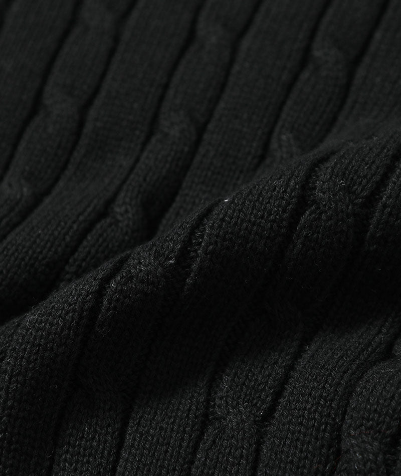 ケーブル編みタートルネックコットンニット