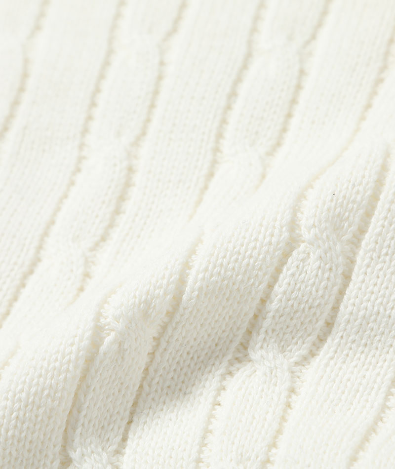 ケーブル編みタートルネックコットンニット