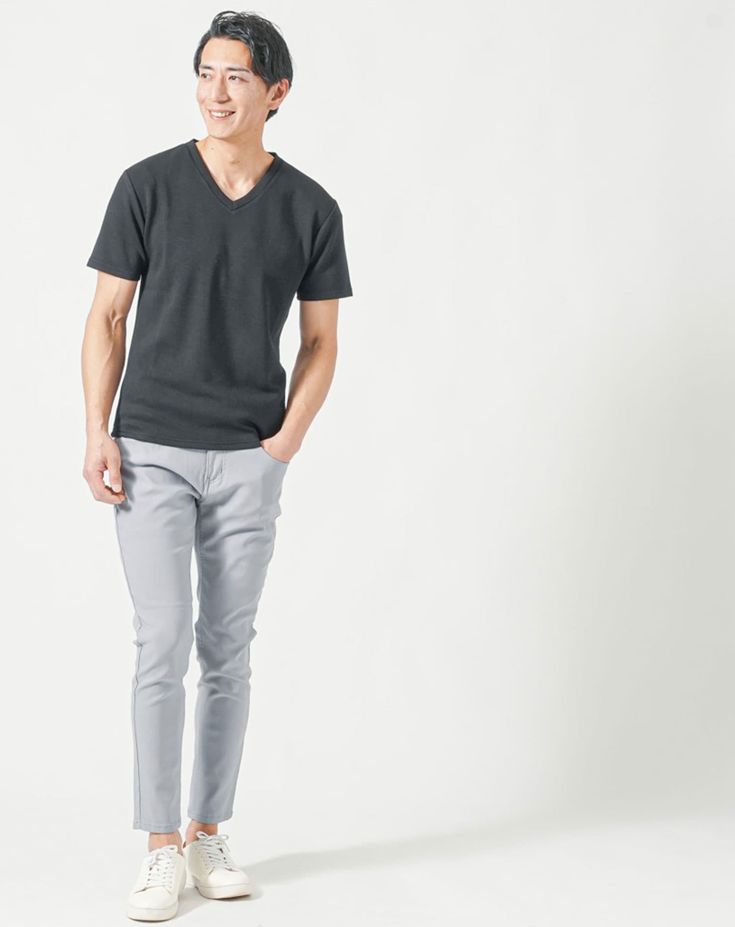 厚手生地＆接触冷感スリムフィット半袖VネックTシャツ
