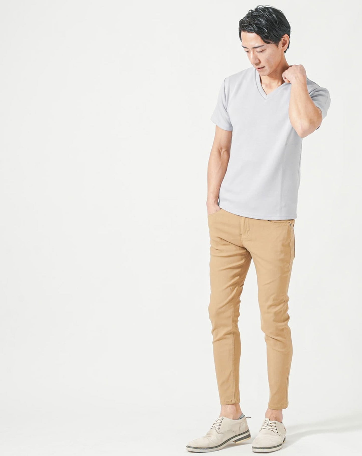 厚手生地＆接触冷感スリムフィット半袖VネックTシャツ