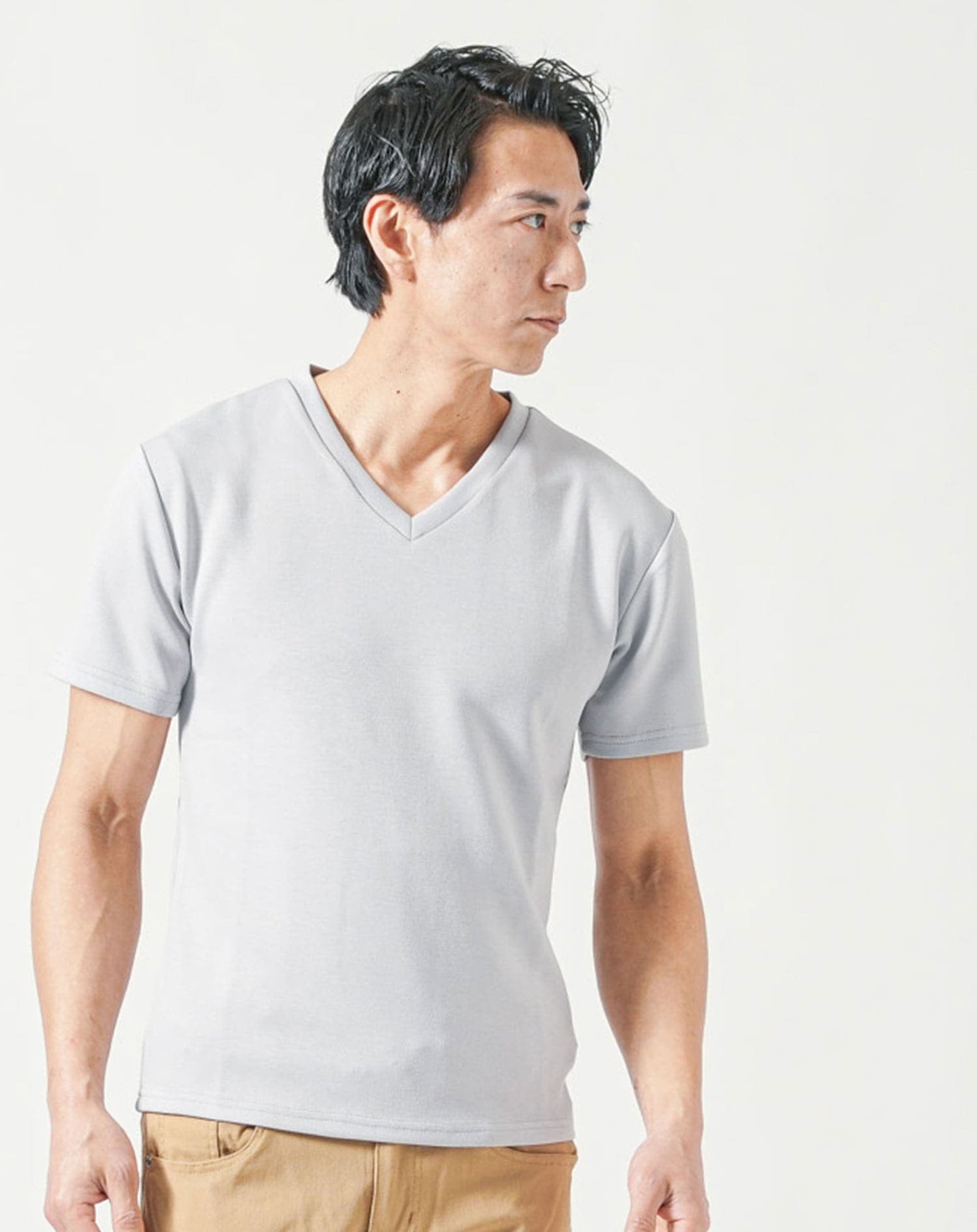 厚手生地＆接触冷感スリムフィット半袖VネックTシャツ