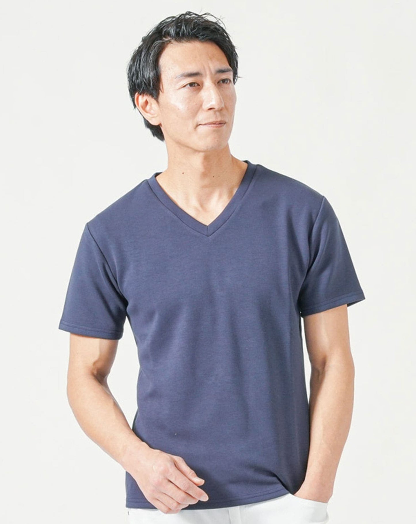 厚手生地＆接触冷感スリムフィット半袖VネックTシャツ