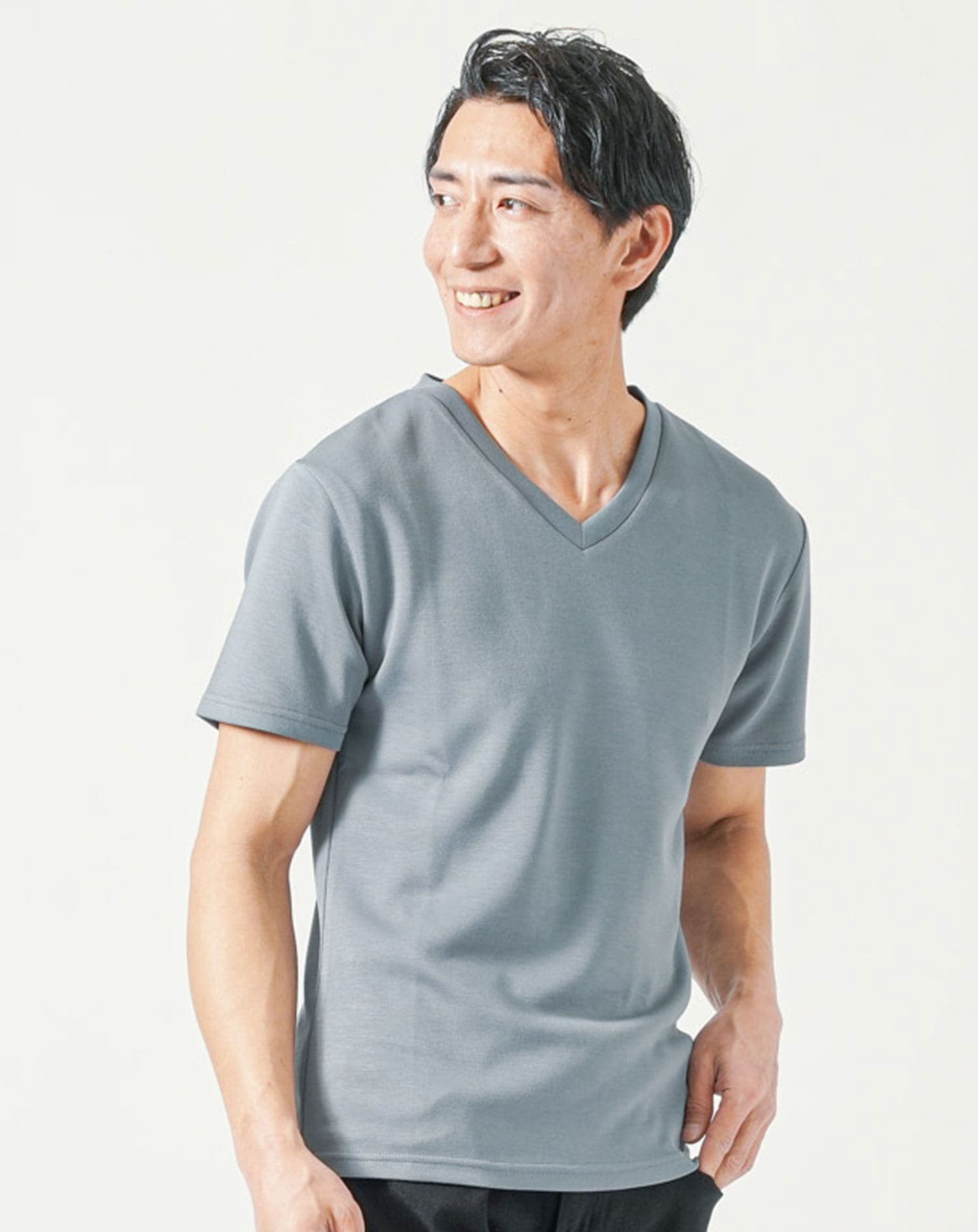 厚手生地＆接触冷感スリムフィット半袖VネックTシャツ