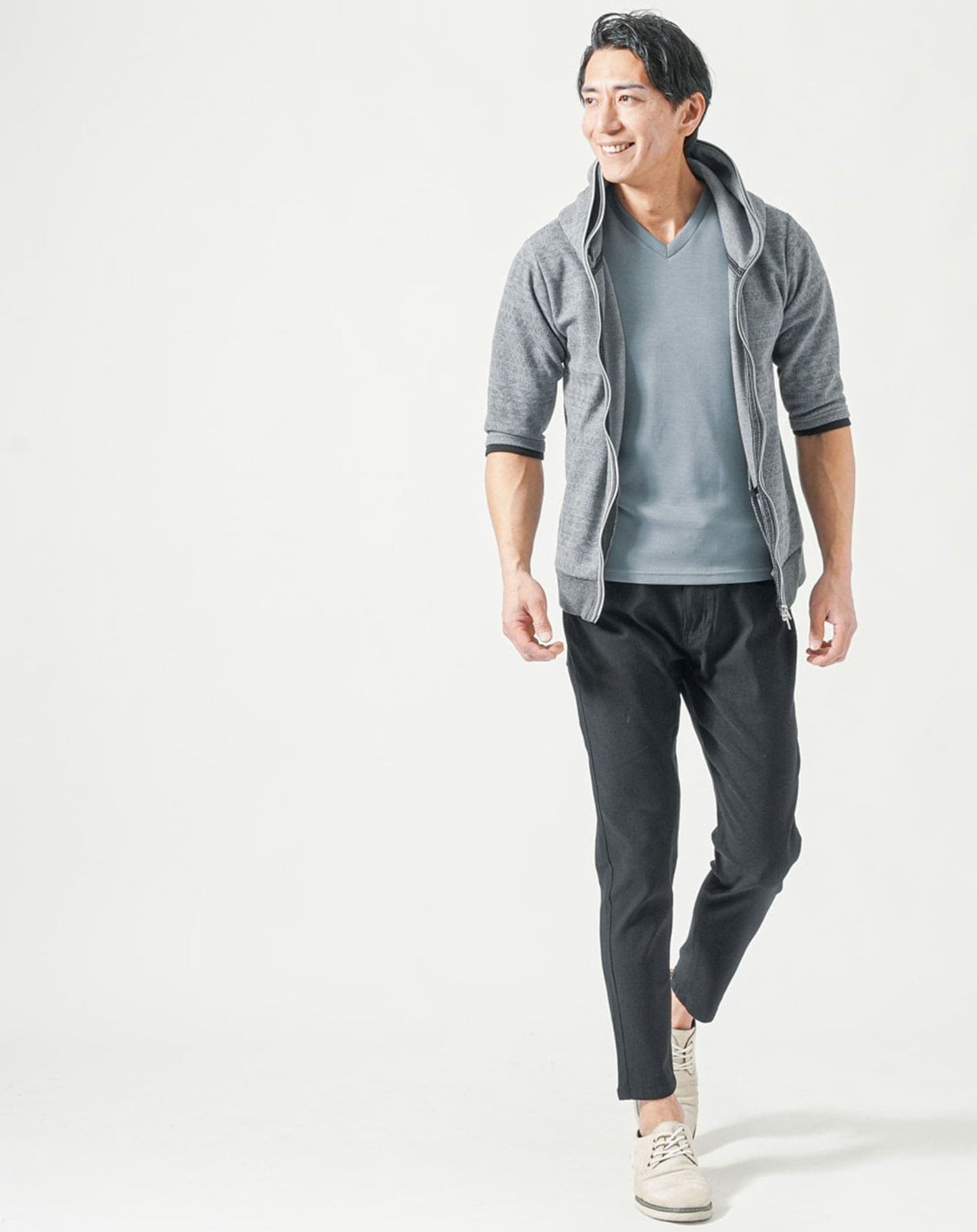 厚手生地＆接触冷感スリムフィット半袖VネックTシャツ