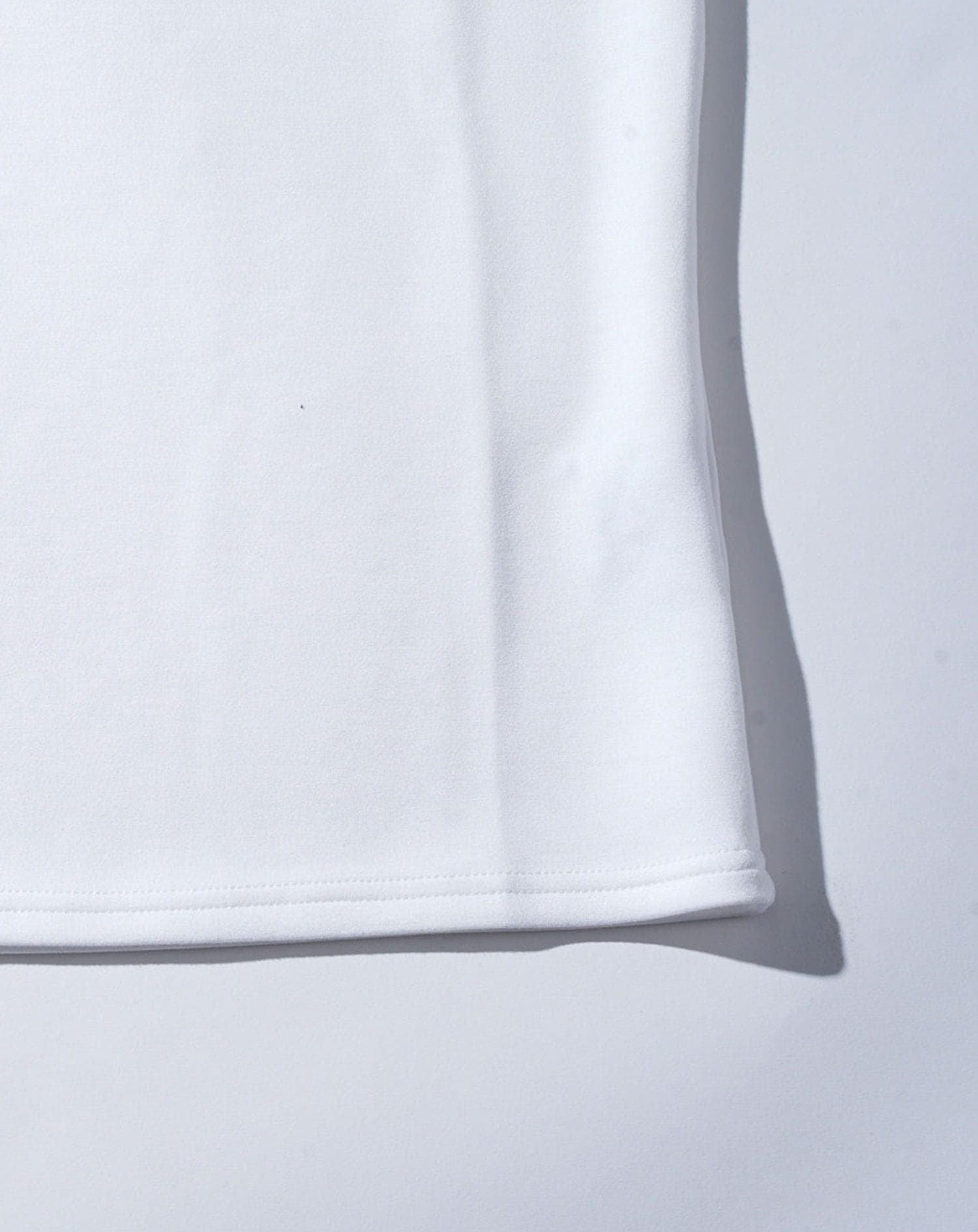 厚手生地＆接触冷感スリムフィット半袖VネックTシャツ