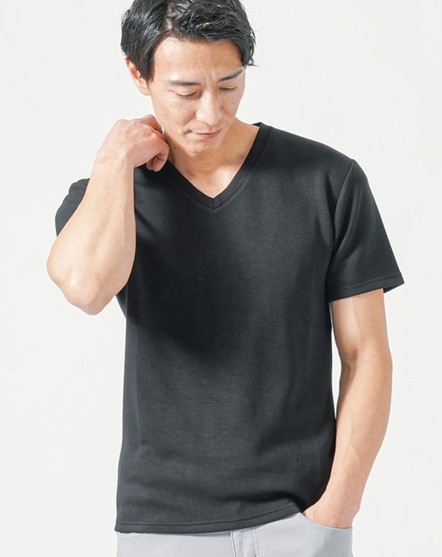 厚手生地＆接触冷感スリムフィット半袖VネックTシャツ