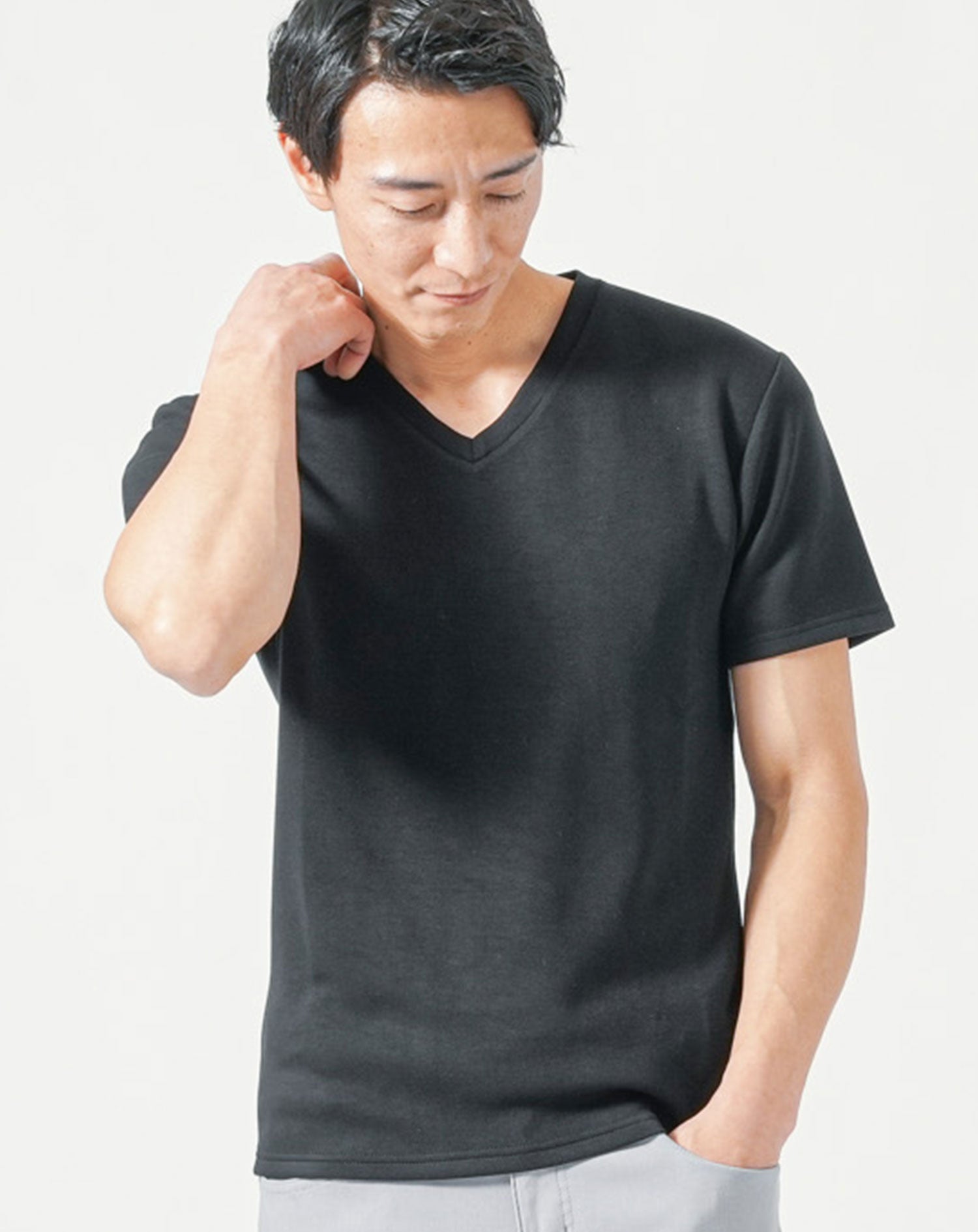 厚手生地＆接触冷感スリムフィット半袖VネックTシャツ