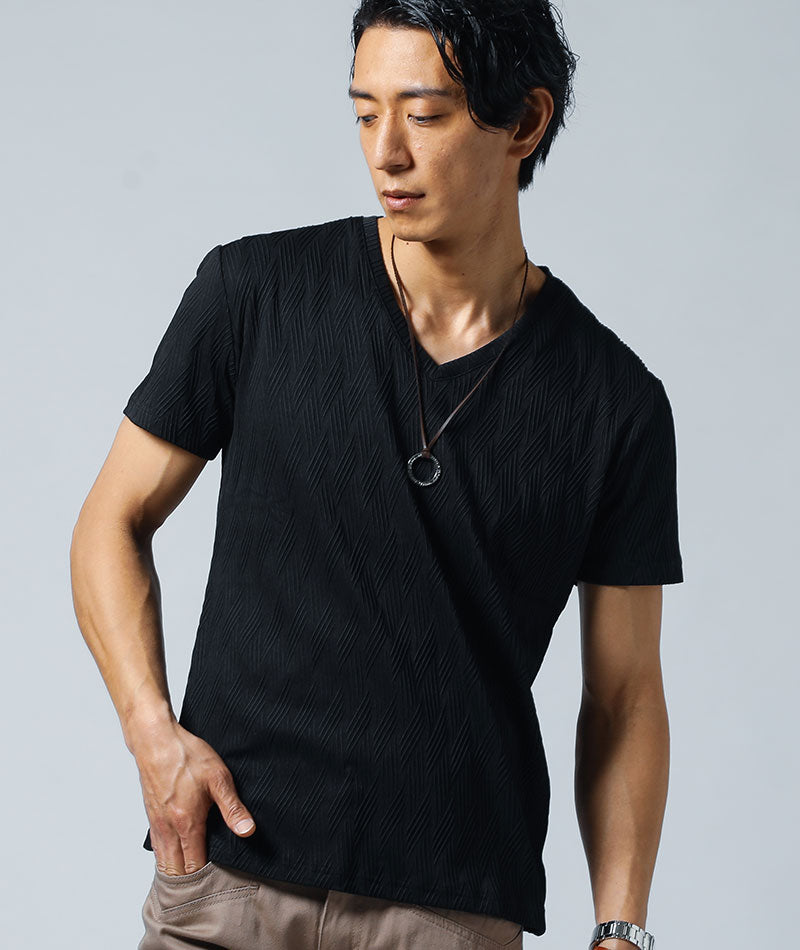 脱ぎ着がしやすい！ぐーんと伸びる膨れバイアス柄半袖VネックTシャツ