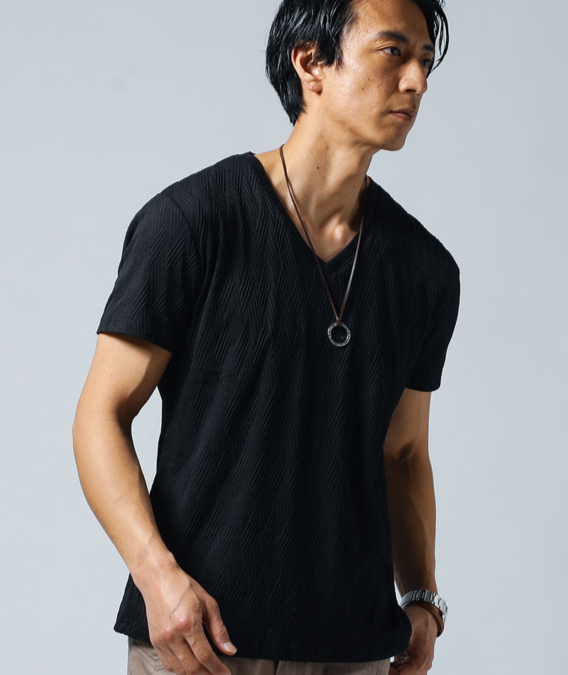 脱ぎ着がしやすい！ぐーんと伸びる膨れバイアス柄半袖VネックTシャツ