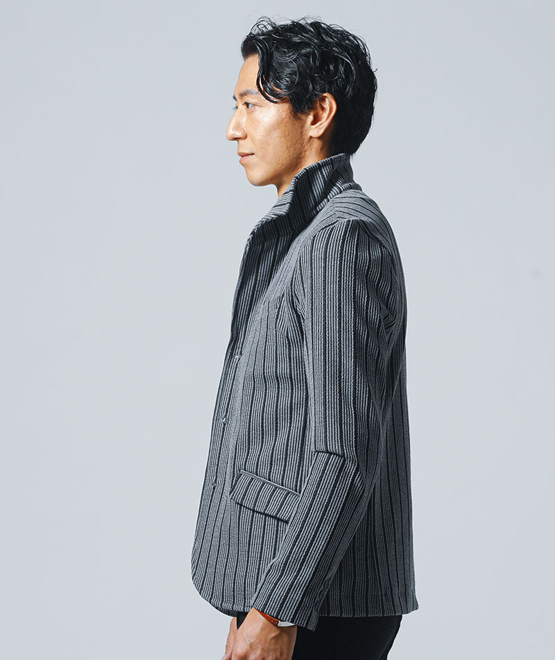 年齢出にくいショート丈襟ワイヤー入りストライプイタリアンスタンドカラージャケット
