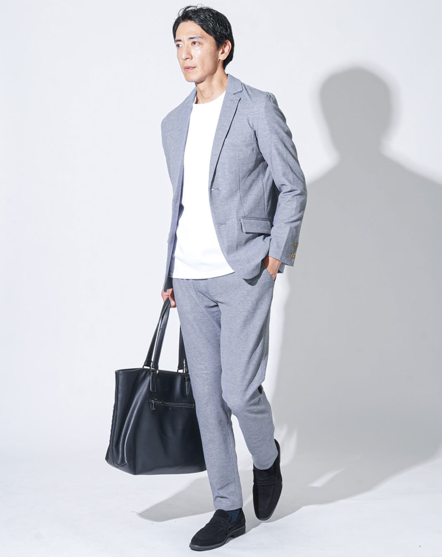 セットアップ ポケットチーフ付き長袖ストレッチカットテーラードジャケット×テーパードパンツ