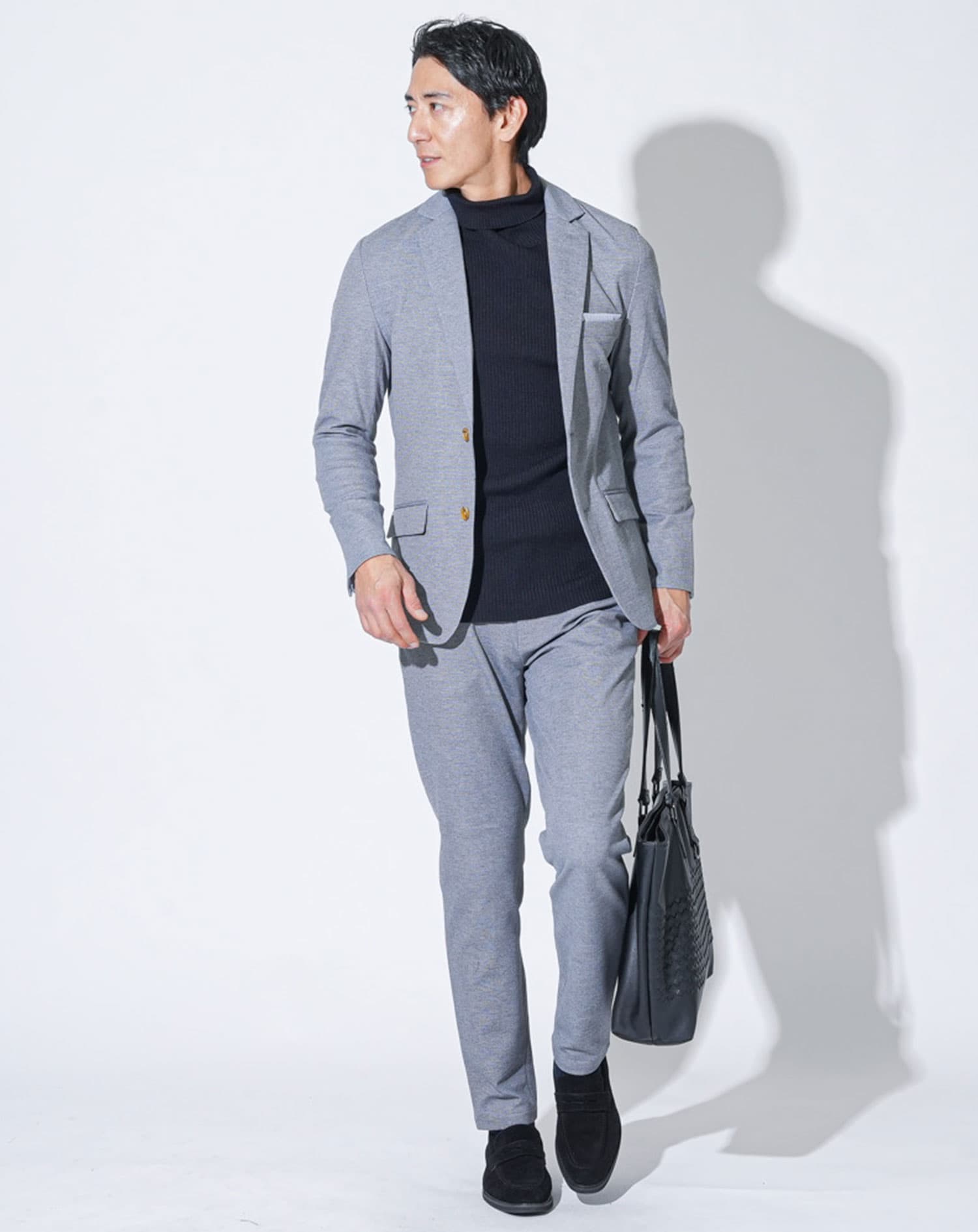 セットアップ ポケットチーフ付き長袖ストレッチカットテーラードジャケット×テーパードパンツ