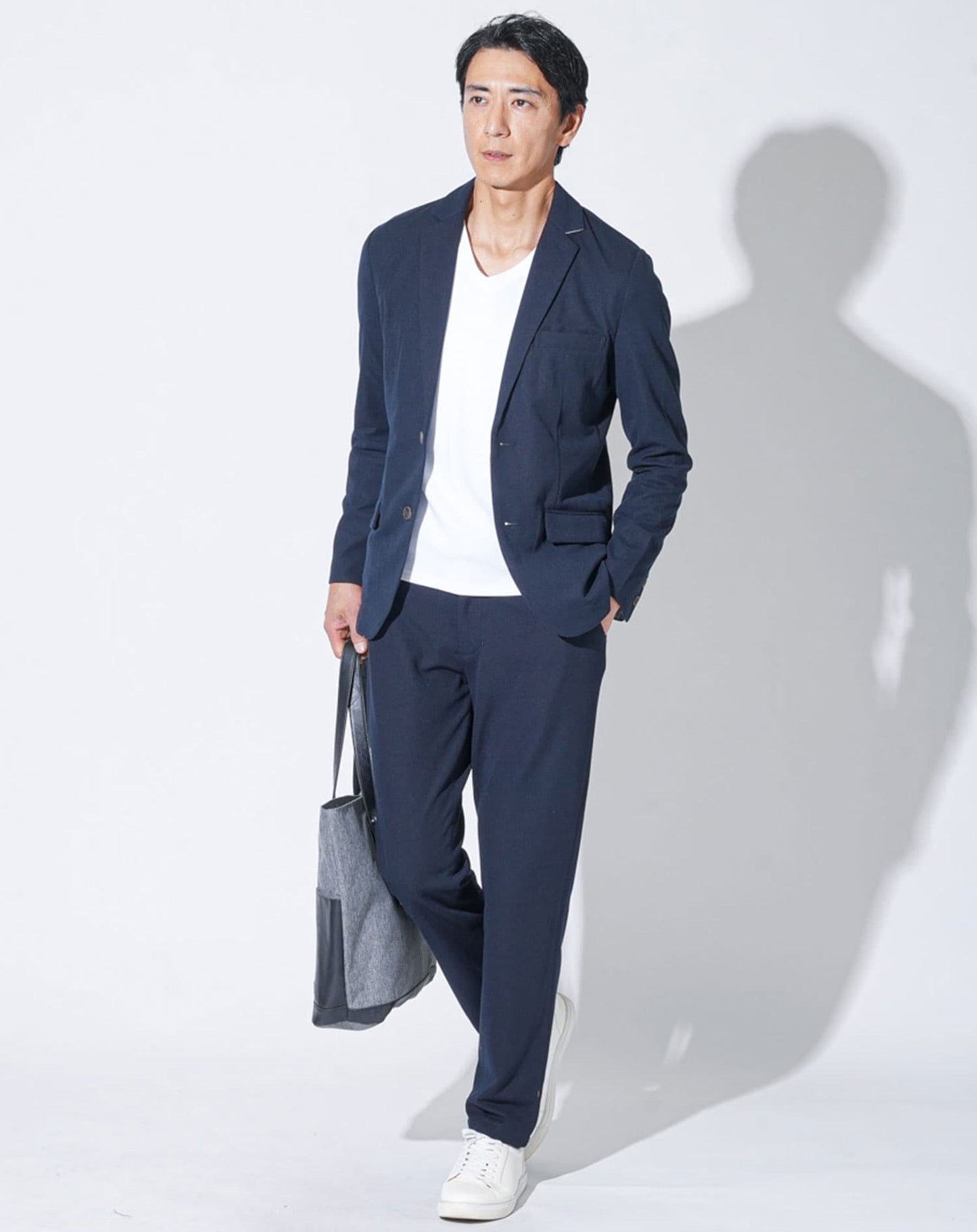 セットアップ ポケットチーフ付き長袖ストレッチカットテーラードジャケット×テーパードパンツ